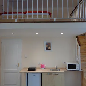 Loft House בית הארחה