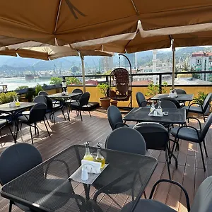 https://hotel-old-town.batumihotels.net