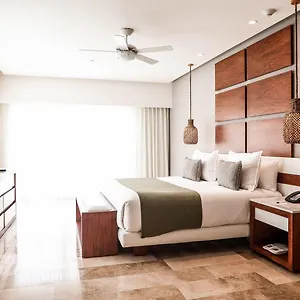 The Reef 28 & (adults Only) Hotell